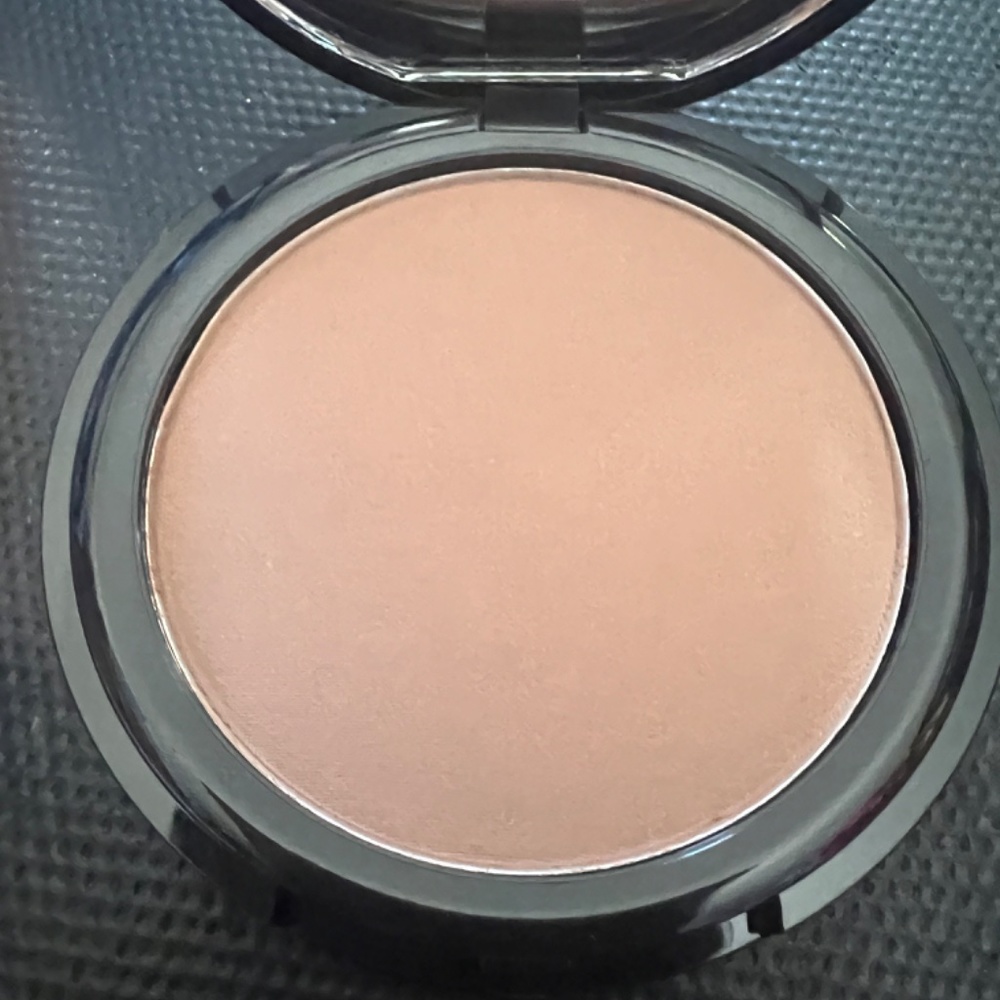 Bronzer - Picture 3 of 3
